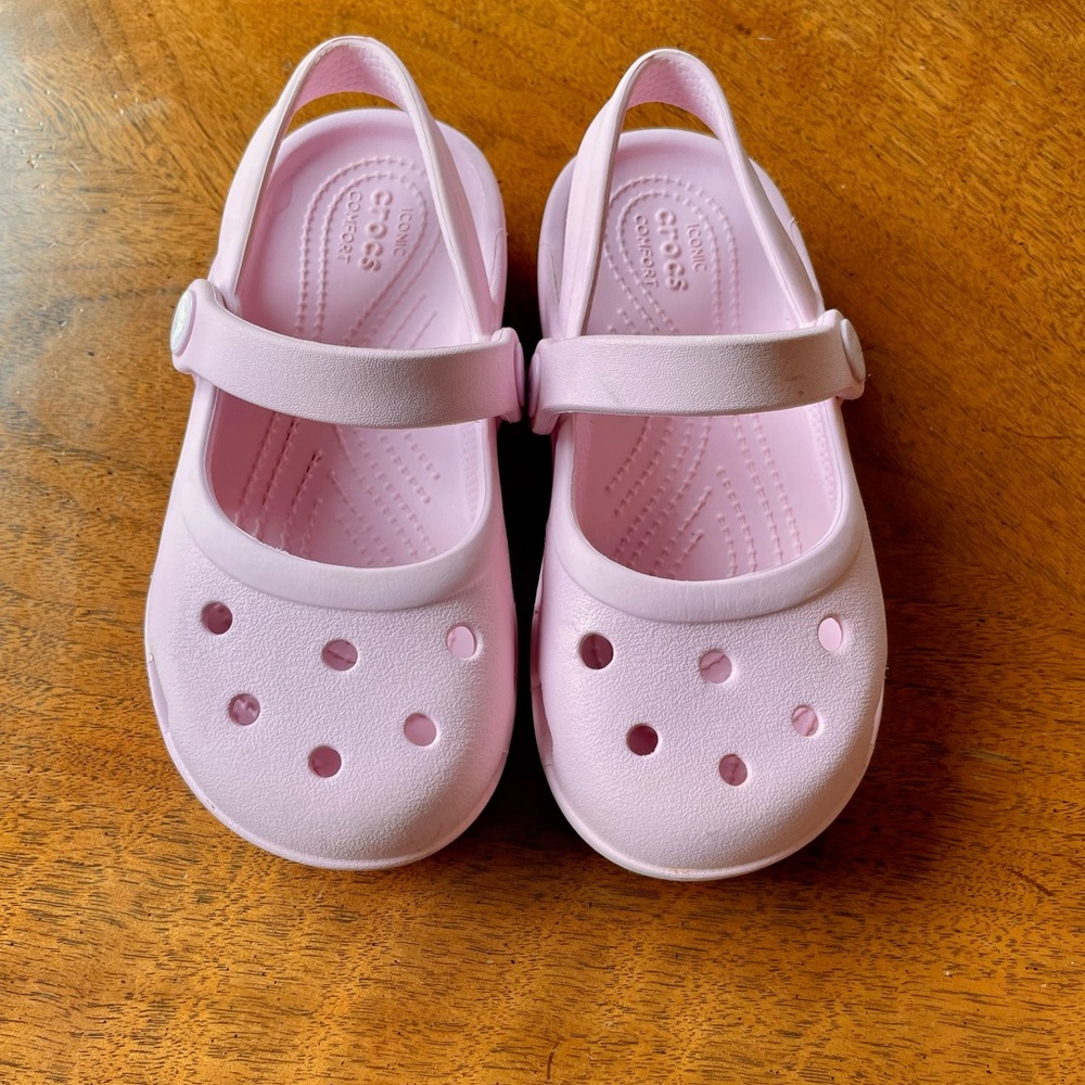 Kids pink Crocs size C10